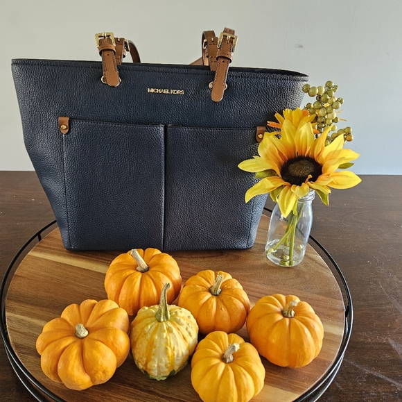 Michael Kors Jet Set Travel Bag - Picture 2 of 4